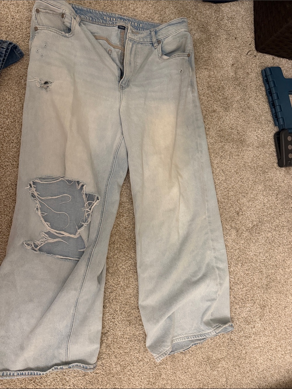 American Eagle Outfitters Light Blue Ripped Boyfriend Jeans